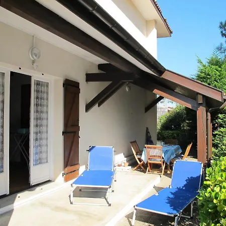 Tourterelles By Interhome
