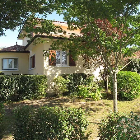 Tourterelles By Interhome *